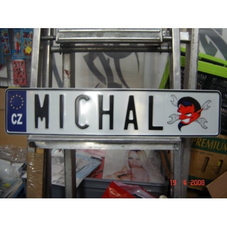 Podložka pod ŠPZ brúsený hliník - strieborná