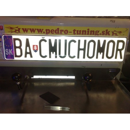 Podložka pod ŠPZ brúsený hliník - strieborná